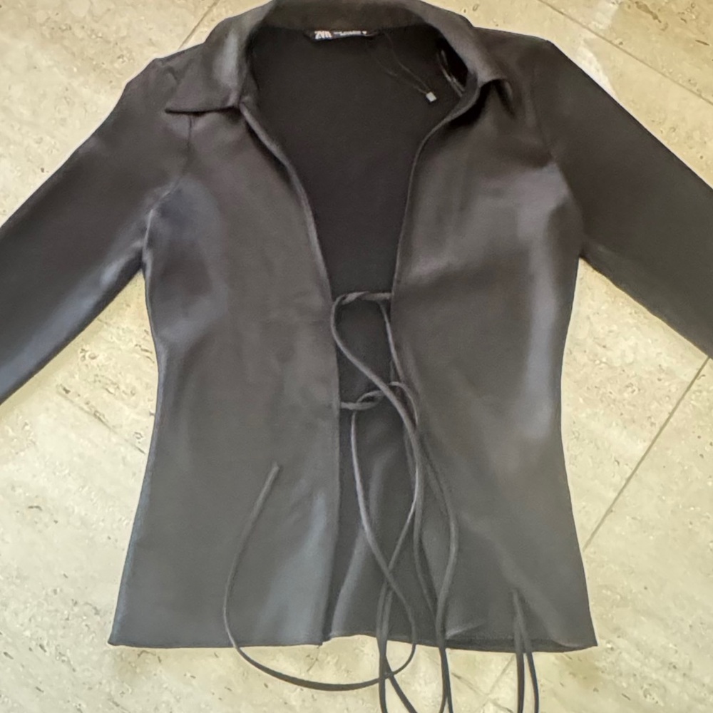 Zara Black Tie-Front shirt, never worn!!